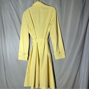Trench coat light yellow